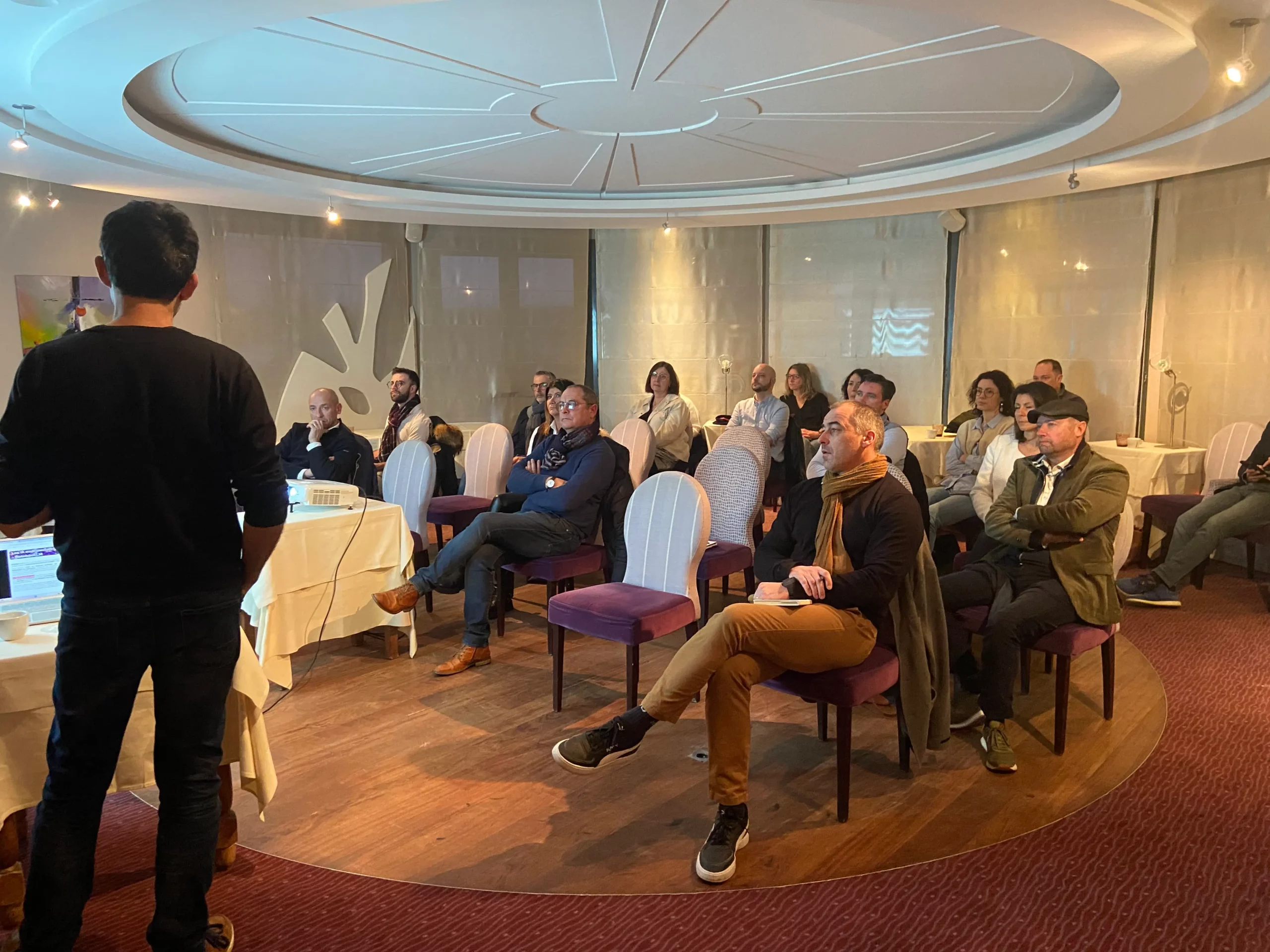 Matinale-NaoDev-IntelligenceArtificielle (5) Les membres du réseau d'affaires Nao Dev en tenues pour visiter les serres de la Piogerie